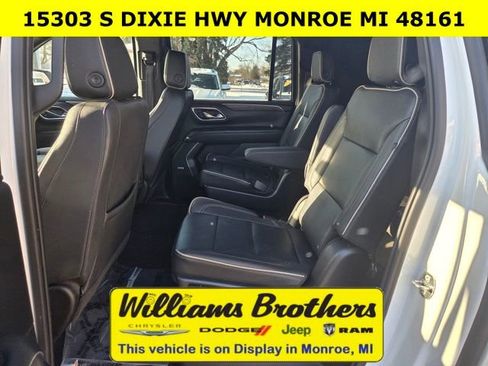 Used 2023 Chevrolet Suburban Premier image 17