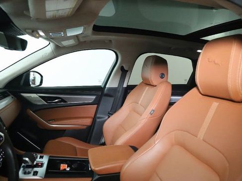 Used 2023 Jaguar F-PACE R-Dynamic S AWD/4WD image 18