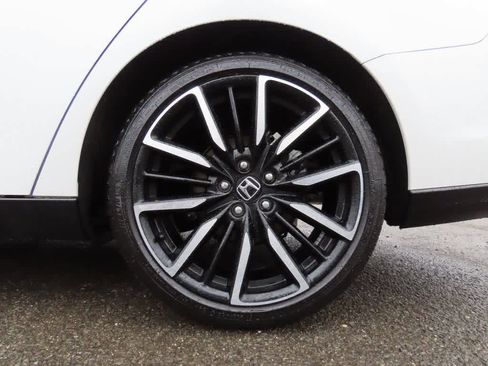 Used 2023 Honda Accord Touring image 9