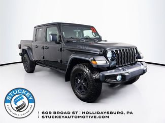 Used 2022 Jeep Gladiator Sport AWD/4WD video 1