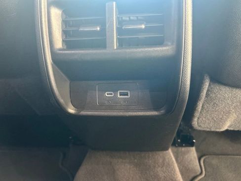 Used 2025 Cadillac XT4 Premium Luxury FWD image 32