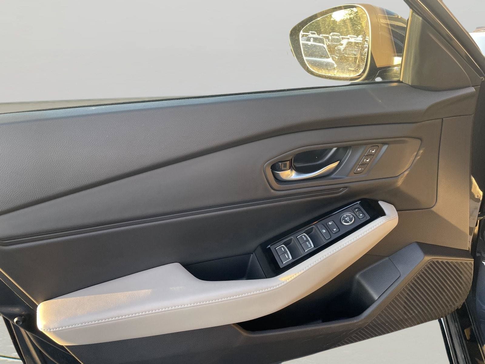 Used 2023 Honda Accord Touring image 25
