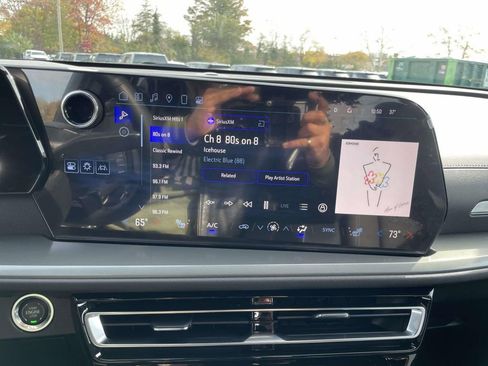 Used 2024 Chevrolet Traverse LT image 27