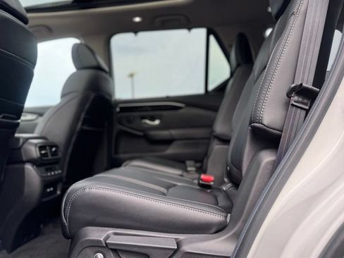 Used 2025 Honda Pilot Touring image 22