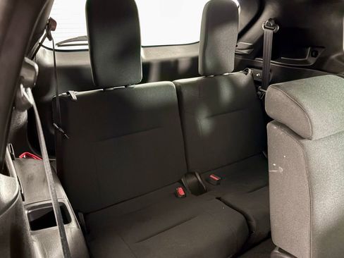 Used 2022 Mitsubishi Outlander ES image 36