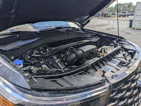 Certified 2024 Ford Explorer ST-Line w/ Class IV Trailer Tow Package image 43