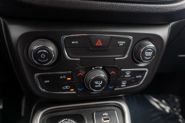 Used 2019 Jeep Compass Latitude AWD/4WD image 25