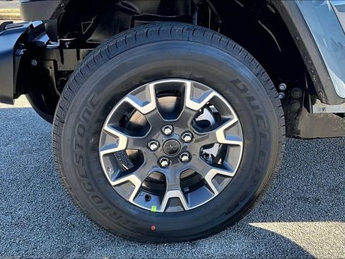 New 2026 Jeep Gladiator Sport AWD/4WD image 12