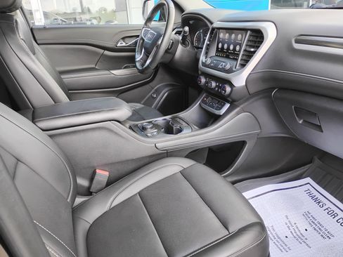 Used 2023 GMC Acadia SLT w/ LPO, Floor Liner Package FWD image 12