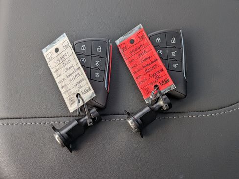 Used 2025 Chevrolet Suburban Z71 w/ Comfort Package image 39