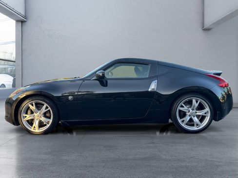 Used 2010 Nissan 370Z Touring w/ Sport Pkg image 4