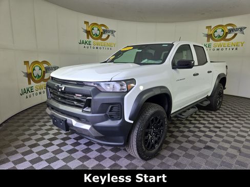 Certified 2024 Chevrolet Colorado Trail Boss w/ Safety Package AWD/4WD image 3
