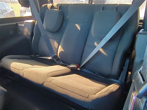 Used 2018 Jeep Wrangler Sport S image 15