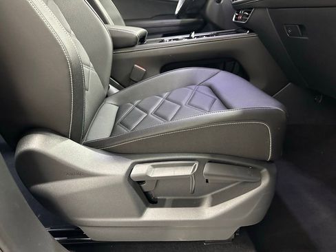 Used 2025 Volkswagen Atlas SE image 62