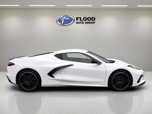 Used 2024 Chevrolet Corvette Stingray Preferred Cpe w/ Battery Protection Package RWD image 3