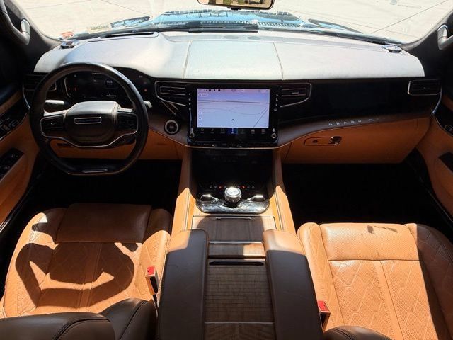 Used 2022 Jeep Grand Wagoneer Series III AWD/4WD image 12