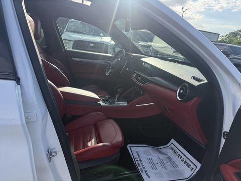 Used 2019 Alfa Romeo Stelvio Ti Sport w/ Quick Order Package 22S Sport AWD/4WD image 10