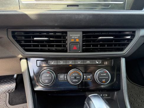 Used 2020 Volkswagen Jetta SE FWD image 34