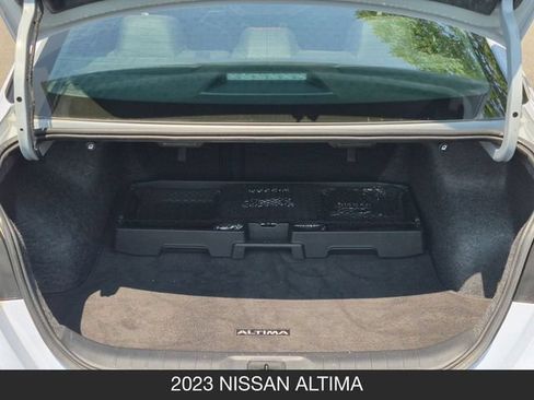Used 2023 Nissan Altima 2.5 SR FWD image 10