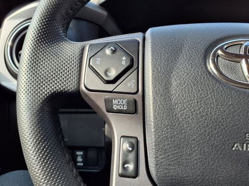 Used 2023 Toyota Tacoma TRD Off-Road image 15