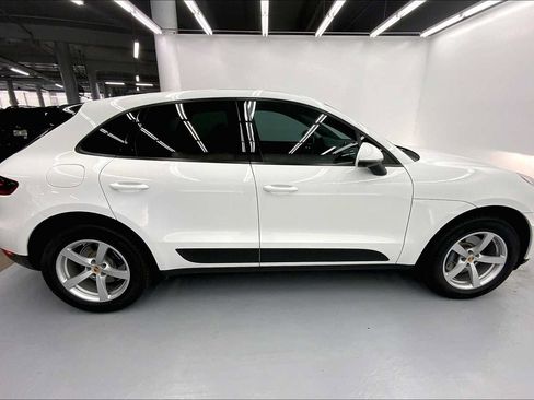 Used 2017 Porsche Macan AWD/4WD image 5
