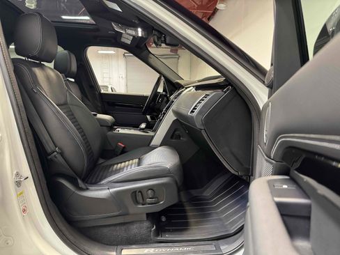 Used 2021 Land Rover Discovery S R-Dynamic image 30