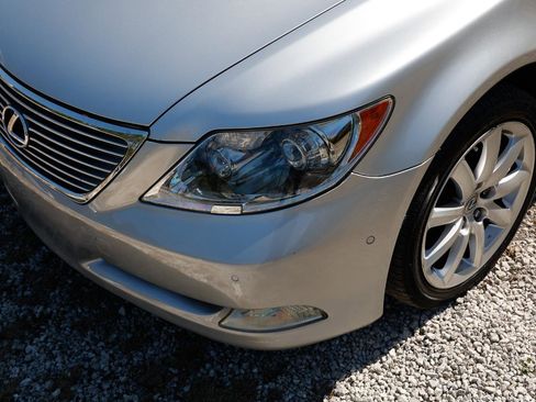 Used 2008 Lexus LS 460 image 32