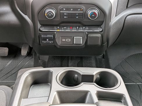 Used 2022 Chevrolet Silverado 1500 Custom image 22