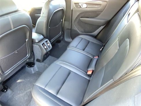 New 2026 Volvo XC40 B5 Core image 17