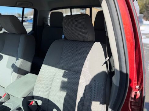 Used 2017 Nissan Frontier SV image 6