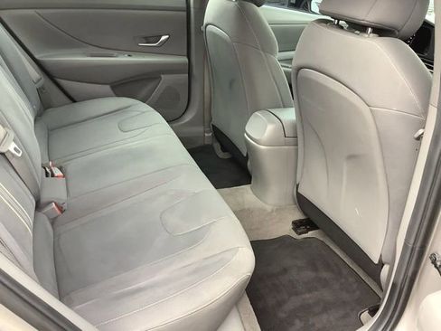 Certified 2023 Hyundai Elantra SEL w/ Preferred Accessory Package image 22