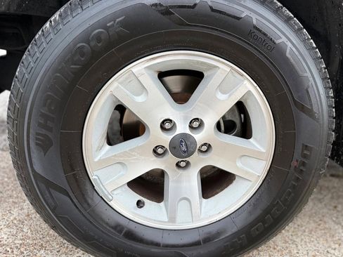 Used 2005 Ford Explorer Sport Trac XLT image 18