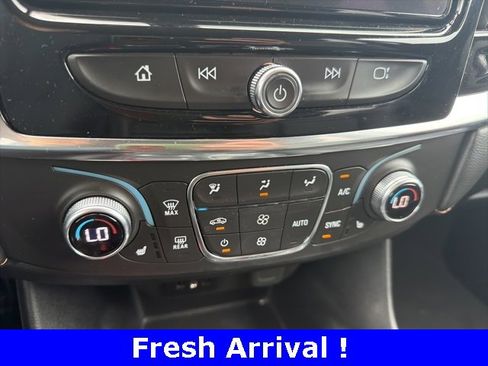 Used 2021 Chevrolet Traverse LT image 7