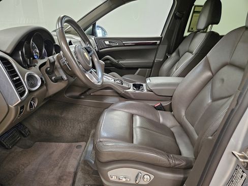 Used 2018 Porsche Cayenne Platinum Edition image 8