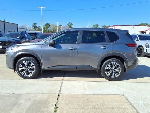 Used 2023 Nissan Rogue SV image 9