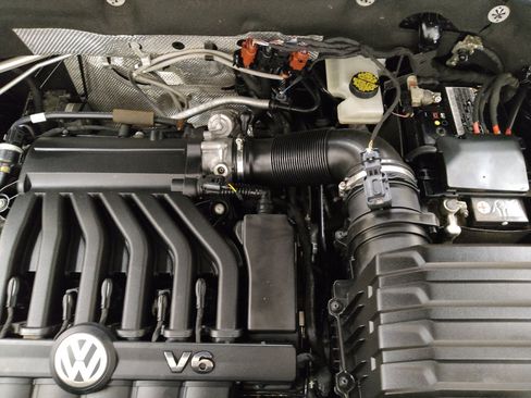 Used 2020 Volkswagen Atlas Cross Sport SE AWD/4WD image 30