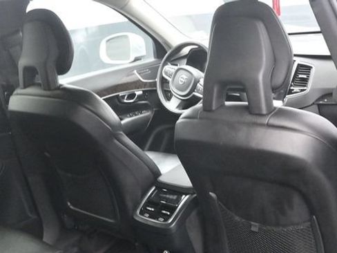 Used 2018 Volvo XC90 T6 Momentum w/ Convenience Package AWD/4WD image 16