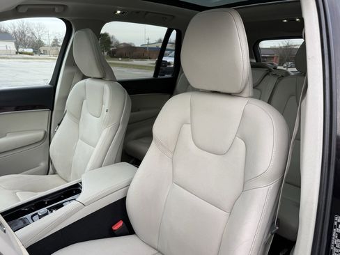 Used 2019 Volvo XC90 T6 Momentum w/ Advanced Package image 12