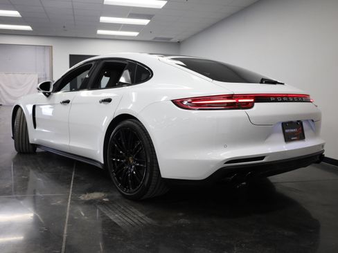 Used 2018 Porsche Panamera 4S image 4