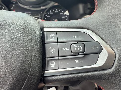 Used 2025 Jeep Compass Trailhawk AWD/4WD image 20