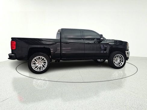 Used 2018 Chevrolet Silverado 1500 LT w/ LT Eassist Package AWD/4WD image 4