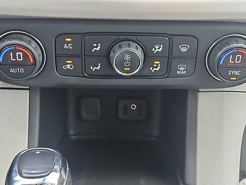 Used 2019 GMC Acadia SLE w/ LPO, Cargo Package FWD image 16