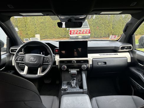 Used 2024 Toyota Tacoma TRD Off-Road image 14