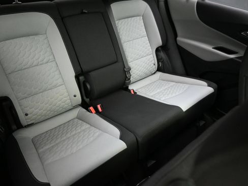 Used 2018 Chevrolet Equinox LS FWD image 27
