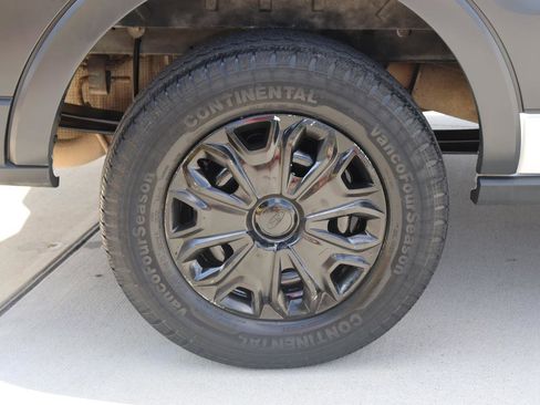 Used 2016 Ford Transit 350 XLT image 6