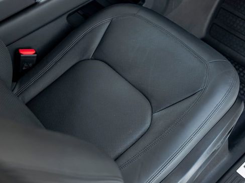 Used 2023 Land Rover Defender 110 V8 image 30