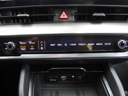 New 2025 Kia Sportage EX image 39