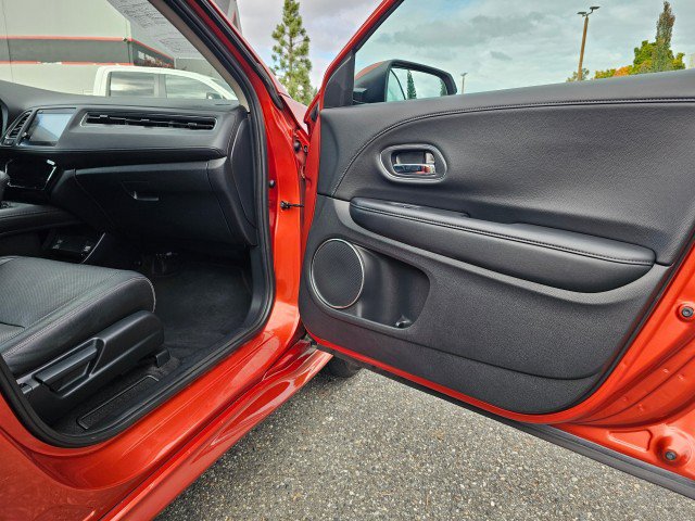 Used 2020 Honda HR-V Touring image 12