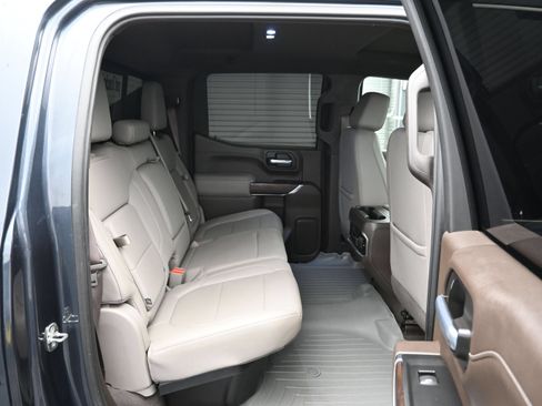 Used 2021 GMC Sierra 1500 SLT RWD image 12