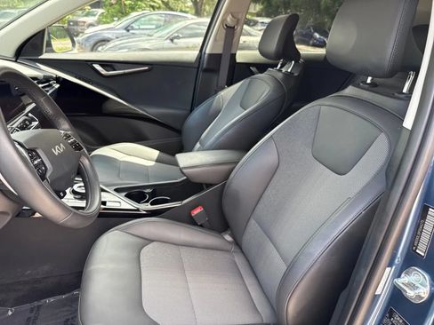 Used 2023 Kia Niro Wind w/ Wind Preserve Package FWD image 12